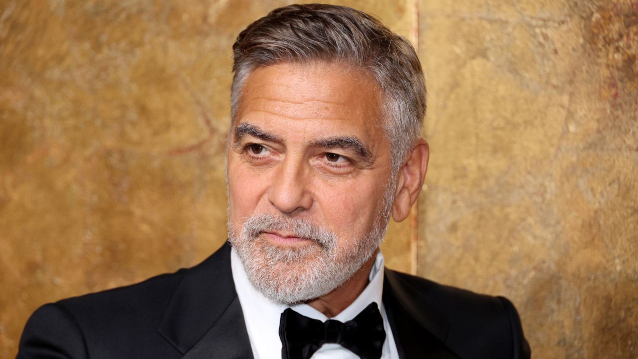 Ünkü aktör George Clooney Trump’a yüklendi: Beceriksiz insanlar tarafından yönetilen bir ülkede yaşamak kolay değil